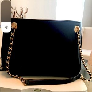 Shoulder bag in black